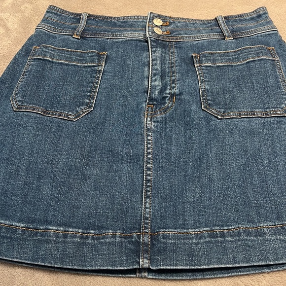 Madewell Stretch Denim A-Line Skirt with Patch Pockets - Picture 9 of 13